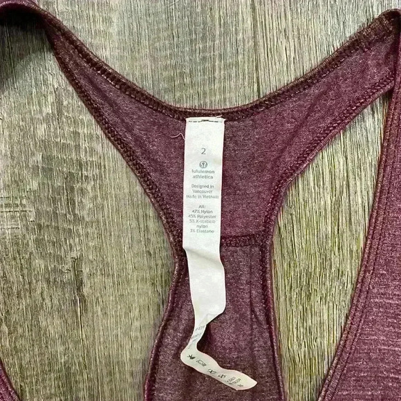 Lululemon 105 Singlet
Heathered Bordeaux Drama size 2 - Picture 8 of 10
